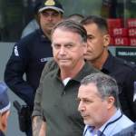 Jair Bolsonaro deixa...